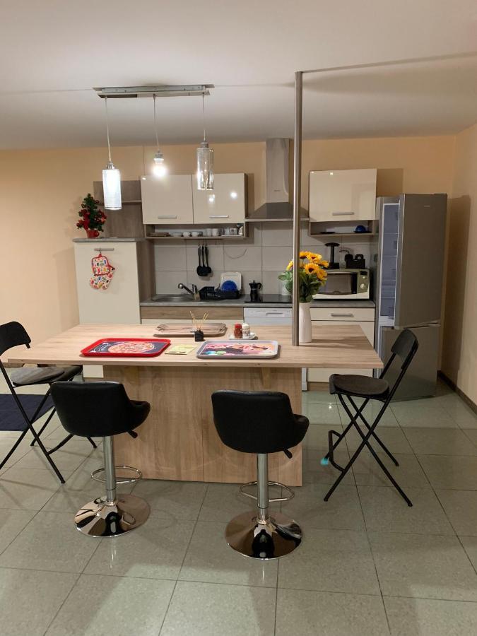 Deli Terasz B Apartman Free Parking, Self-Check-In Anytime Győr Exterior foto